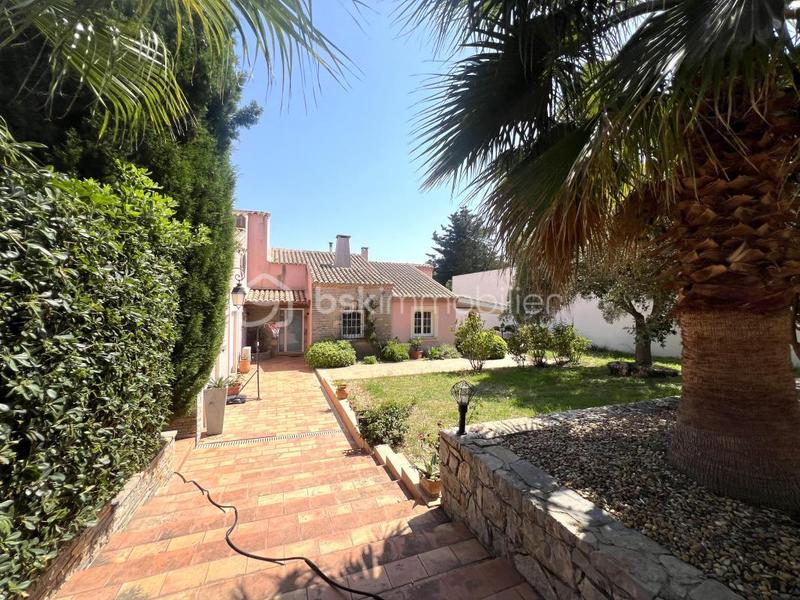 Maison - 280 m² - 7 pièces