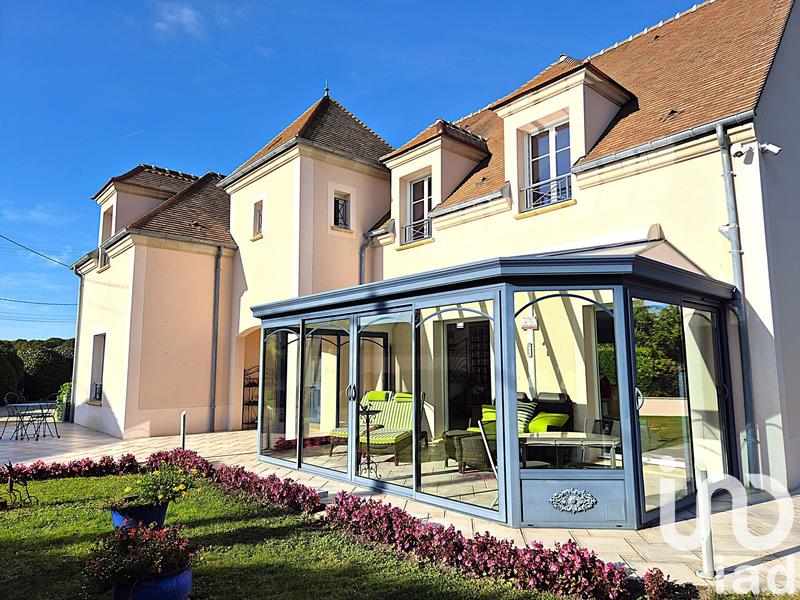 Maison - 300 m² - 8 pièces