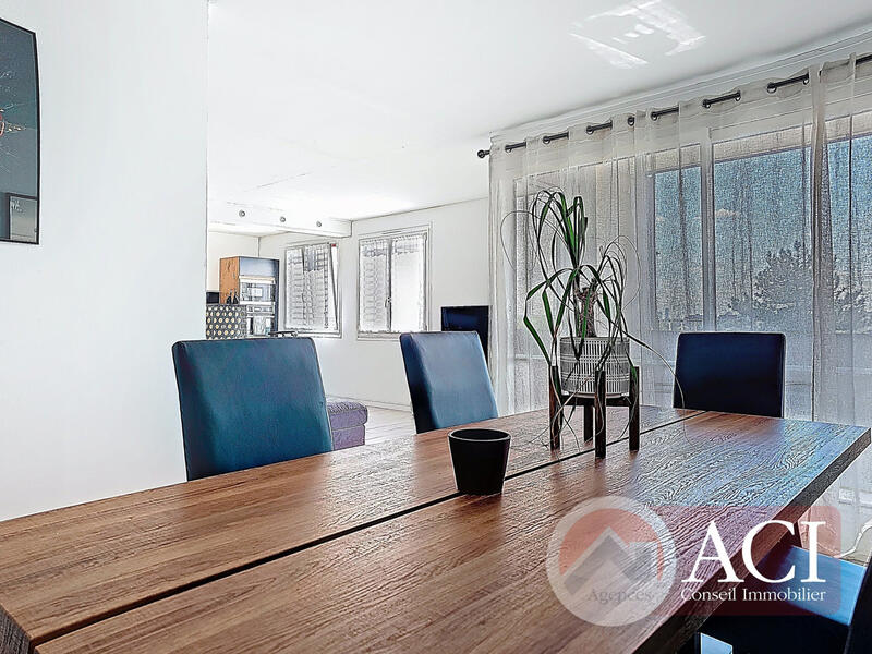 Appartement - 97 m² - 5 pièces