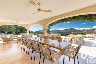 Maison - 308 m² - 12 pièces