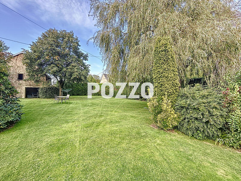 Maison - 248 m² - 9 pièces