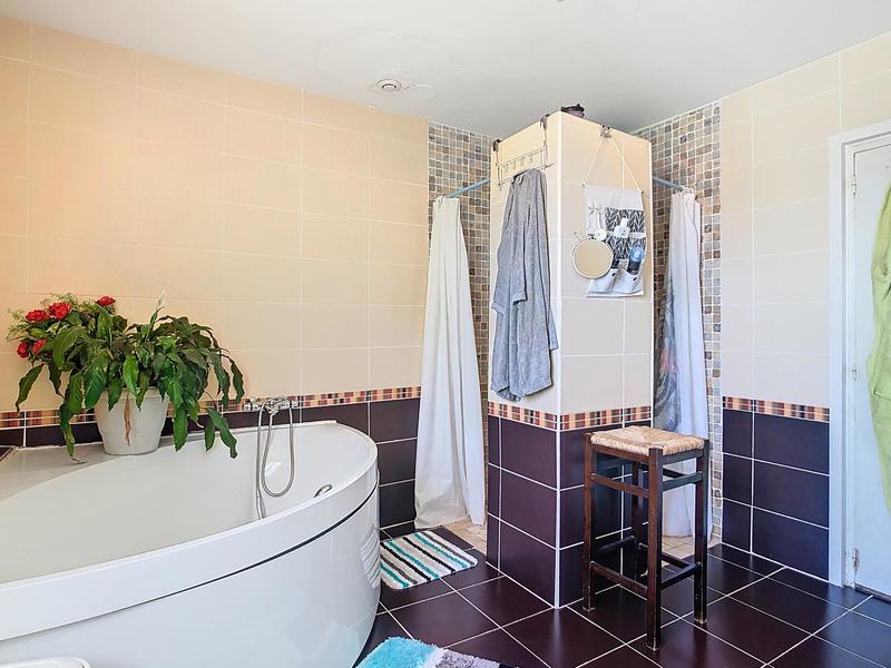 Maison traditionnelle - 141 m² - 5 pièces