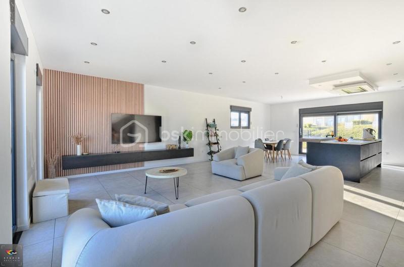 Maison - 150 m² - 6 pièces