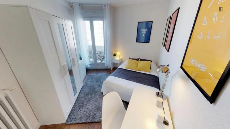 Chambre - 14 m² - 4 pièces