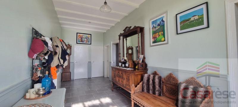 Demeure - 220 m² - 7 pièces