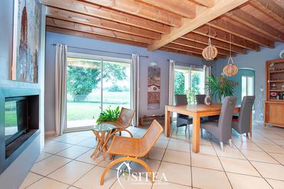 Maison - 170 m² - 5 pièces