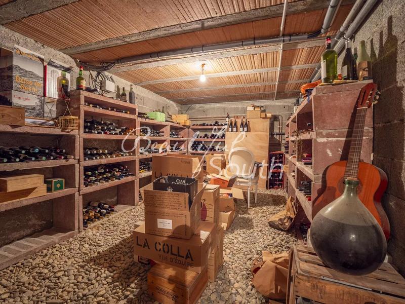 Villa - 302 m² - 10 pièces