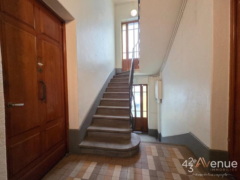 Appartement - 97 m² - 6 pièces