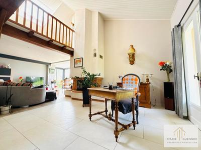 Maison - 146 m² - 6 pièces