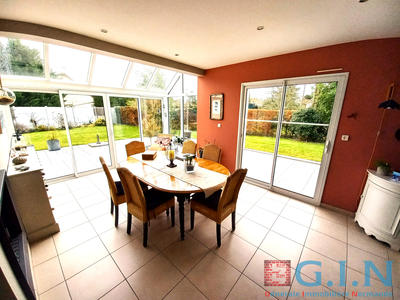 Maison - 195 m² - 7 pièces