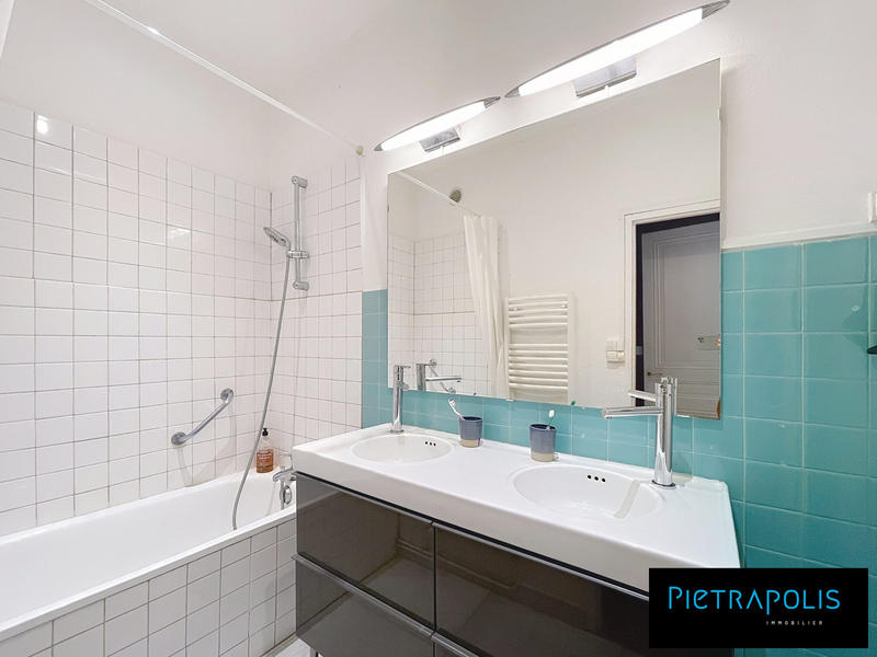 Appartement - 181 m² - 7 pièces