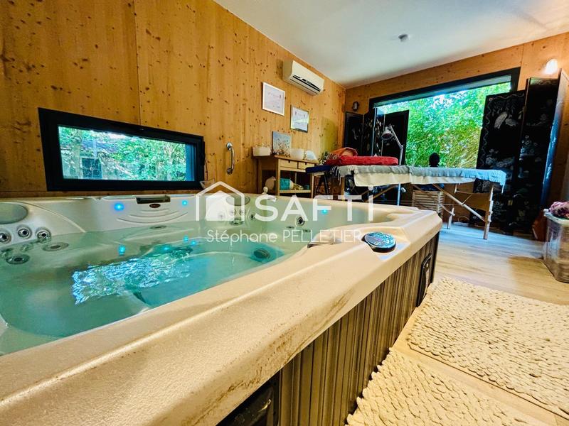 Maison - 240 m² - 10 pièces