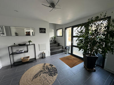 Maison - 380 m² - 7 pièces