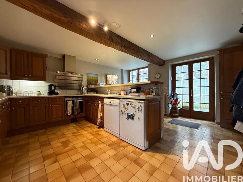 Maison - 204 m² - 6 pièces