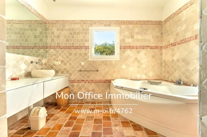 Villa - 200 m² - 7 pièces