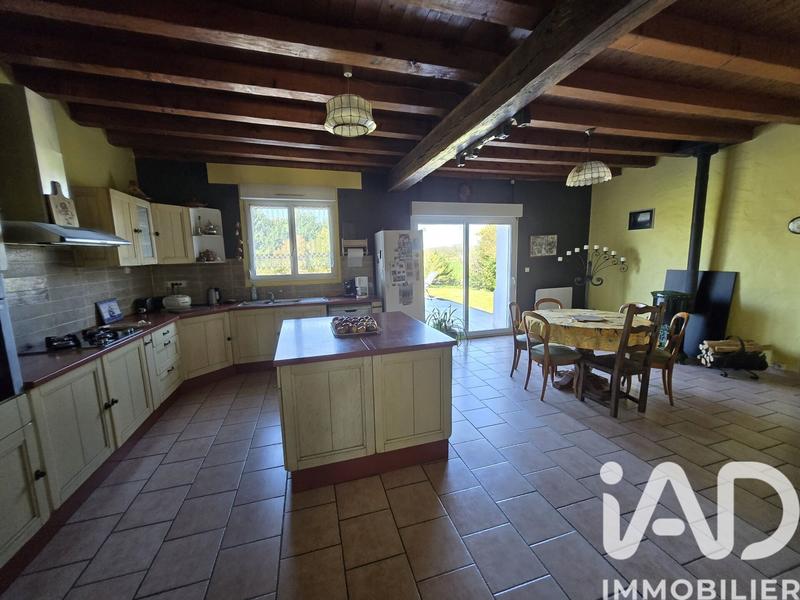 Maison - 246 m² - 6 pièces