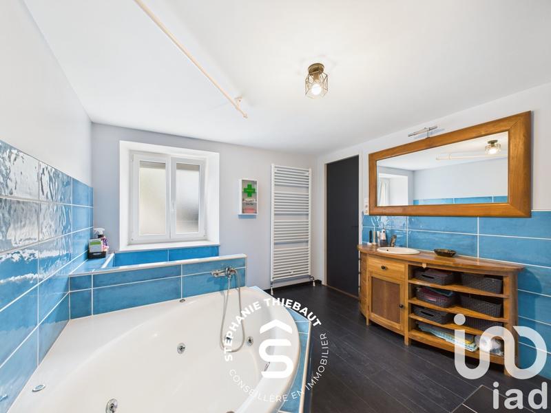 Maison - 212 m² - 8 pièces