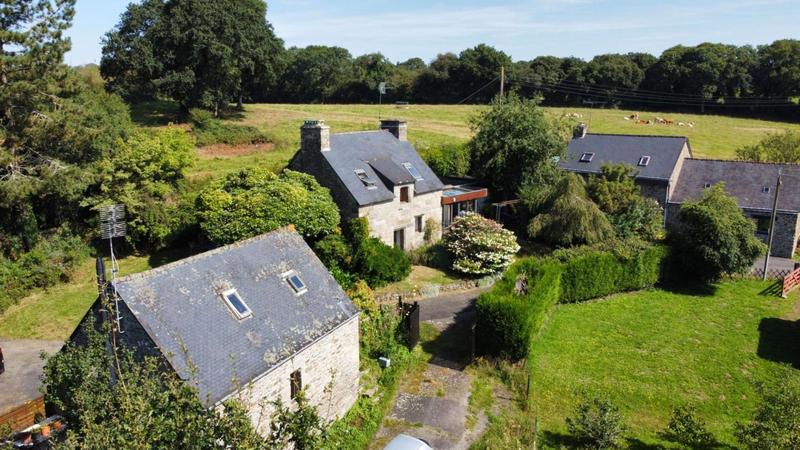 Propriété - 213 m² - 6 pièces