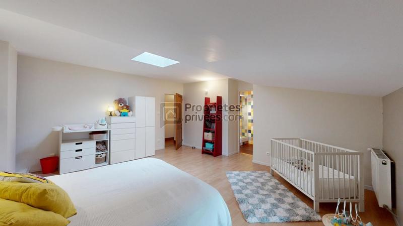 Maison - 280 m² - 7 pièces