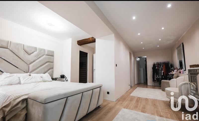 Maison - 298 m² - 10 pièces