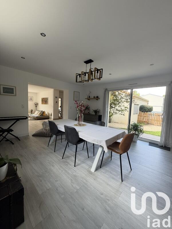 Maison - 142 m² - 5 pièces