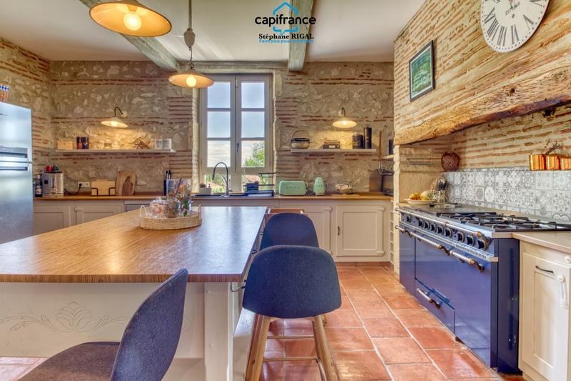 Maison de maîtres - 360 m² - 10 pièces