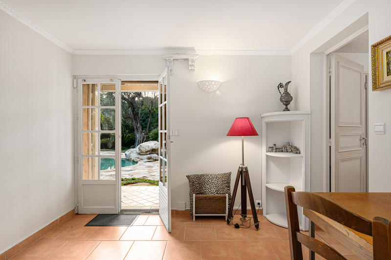 Propriété - 217 m² - 5 pièces