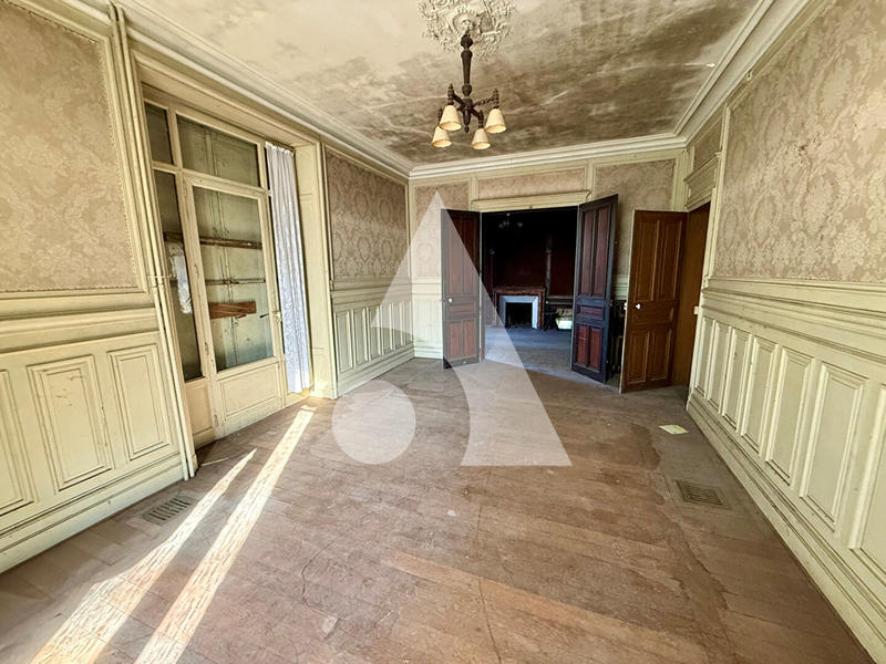 Demeure - 264 m² - 12 pièces