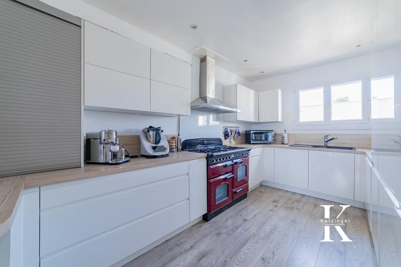 Maison - 179 m² - 7 pièces