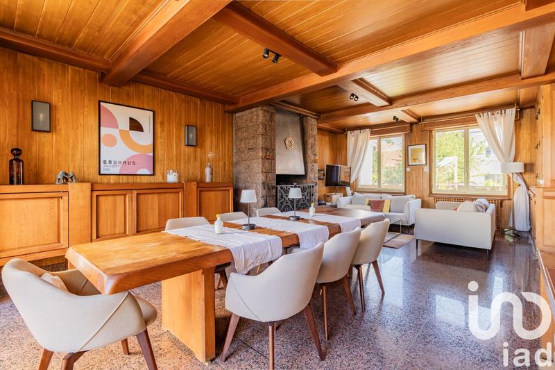 Maison - 250 m² - 7 pièces