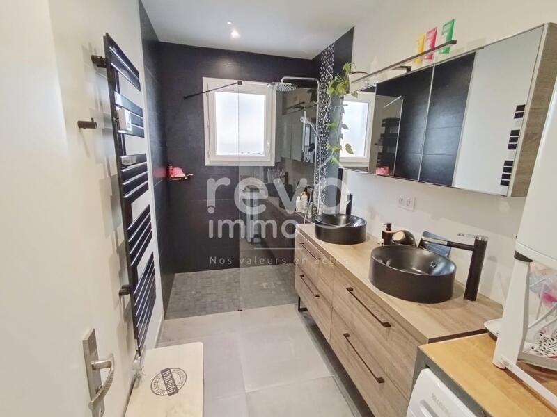 Maison - 100 m² - 5 pièces