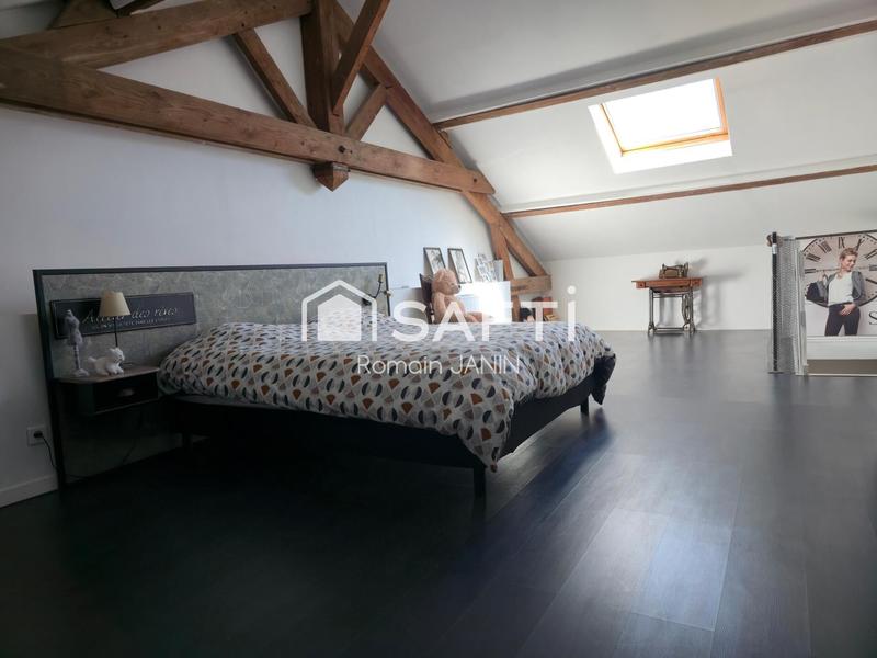 Maison - 210 m² - 7 pièces