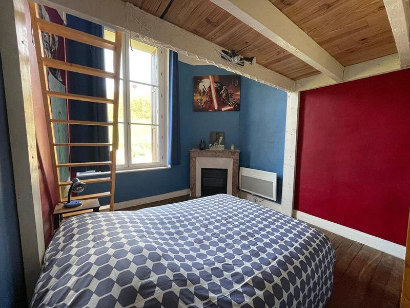 Maison - 230 m² - 8 pièces