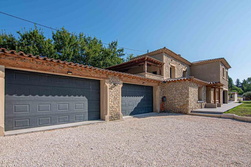 Maison - 288 m² - 7 pièces