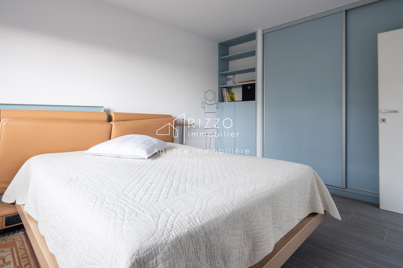 Villa - 290 m² - 6 pièces