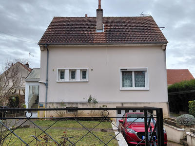 Maison - 95 m² - 5 pièces