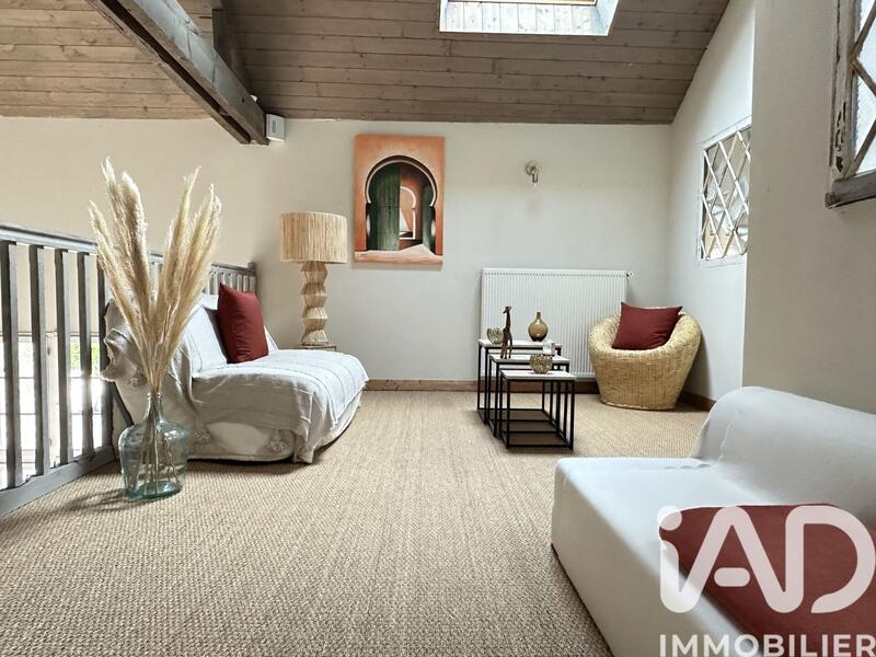 Maison - 256 m² - 10 pièces