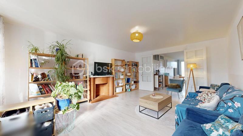 Maison - 218 m² - 8 pièces