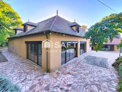 Maison - 291 m² - 11 pièces