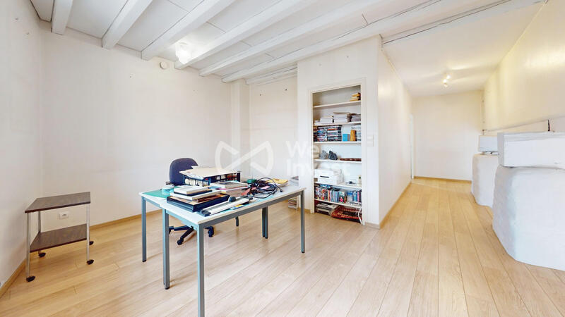 Maison - 332 m² - 9 pièces