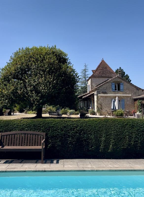 Maison - 221 m² - 6 pièces