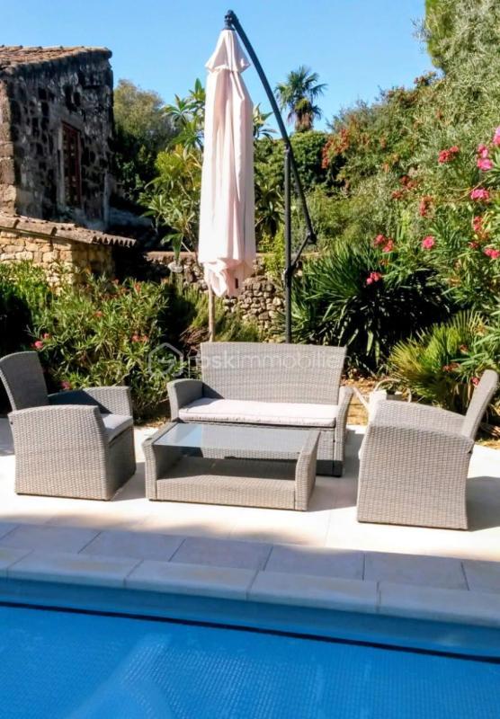 Propriété - 171 m² - 6 pièces