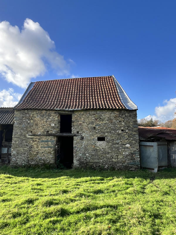 Maison - 300 m² - 4 pièces