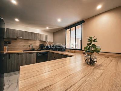 Maison - 104 m² - 4 pièces