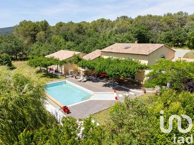 Maison - 290 m² - 6 pièces