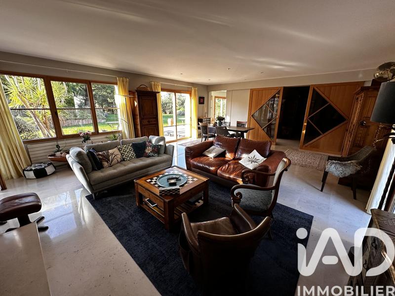 Maison - 388 m² - 10 pièces