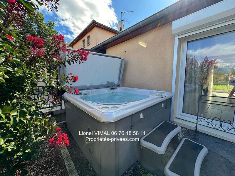 Maison - 258 m² - 8 pièces