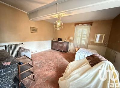 Maison - 200 m² - 7 pièces