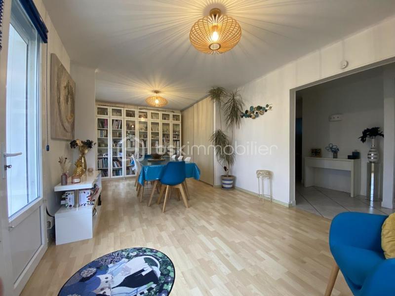 Maison traditionnelle - 190 m² - 7 pièces