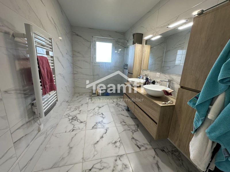 Maison - 136 m² - 5 pièces